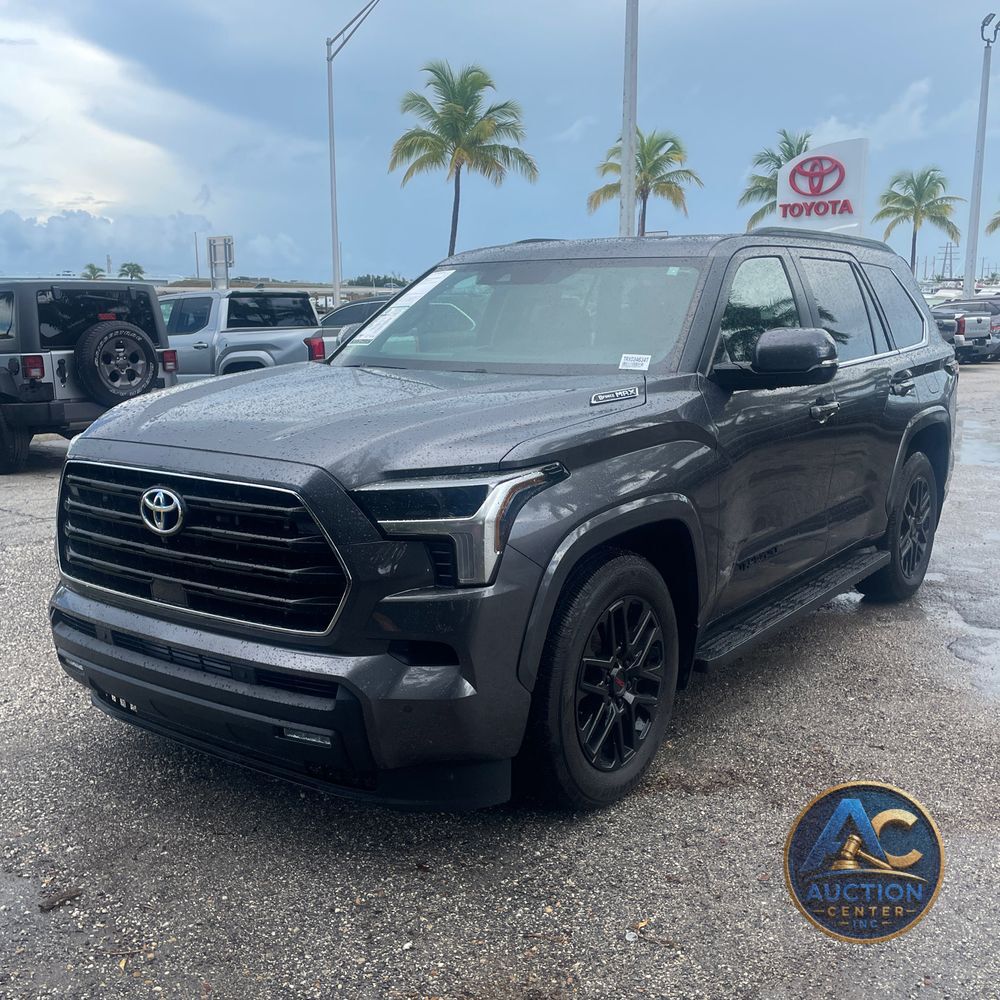 2024 Toyota Sequoia SR5