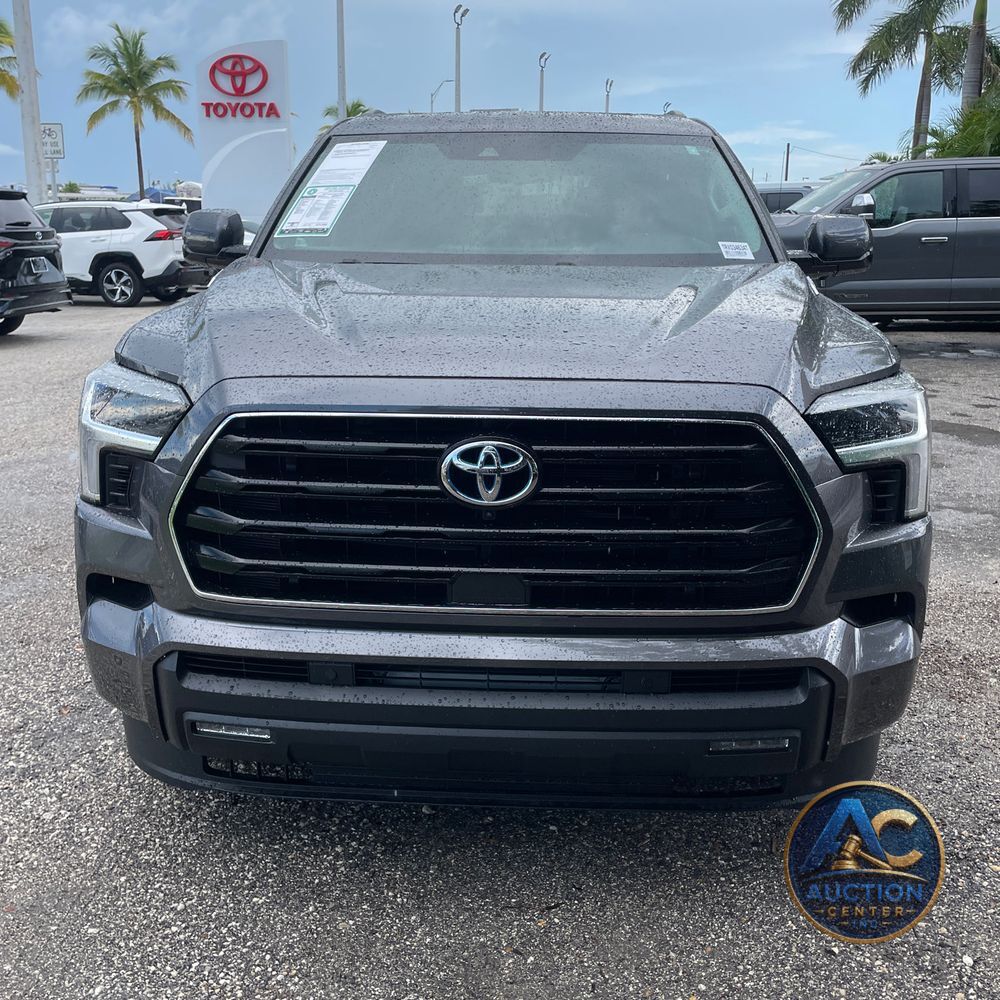 2024 Toyota Sequoia SR5
