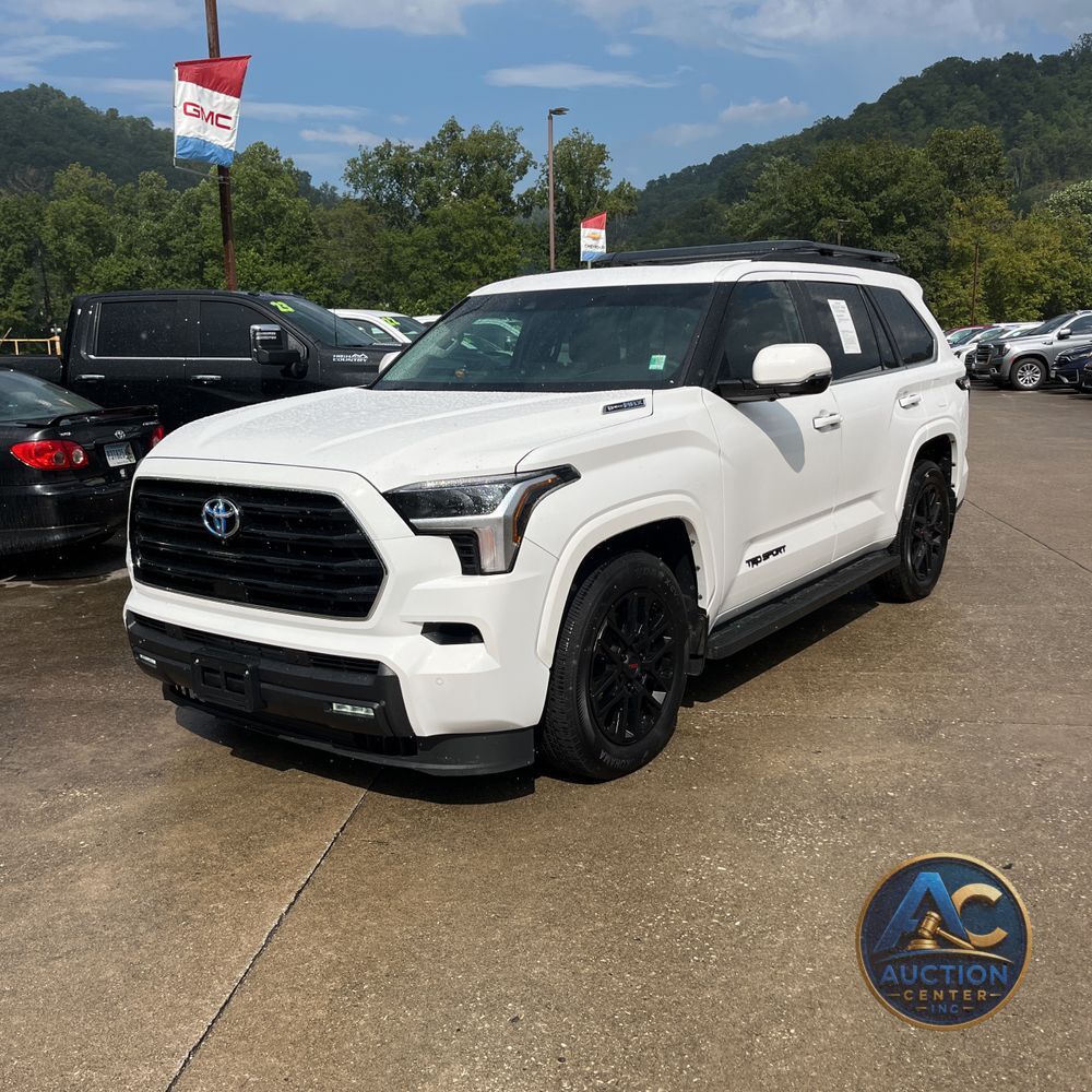 2024 Toyota Sequoia SR5