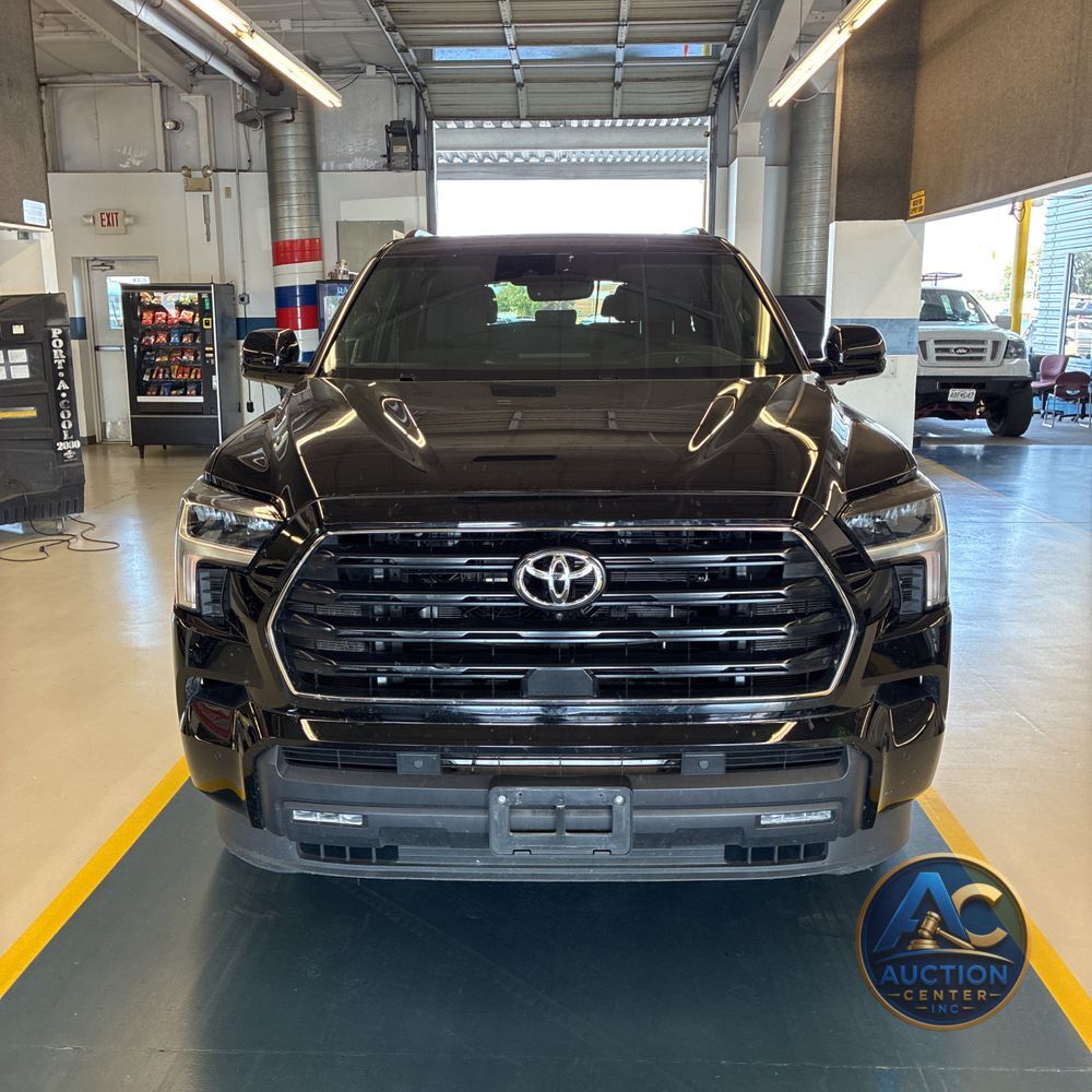 2025 Toyota Sequoia SR5