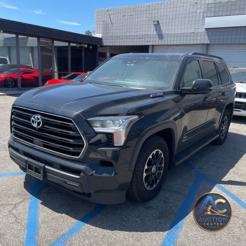 2024 Toyota Sequoia SR5