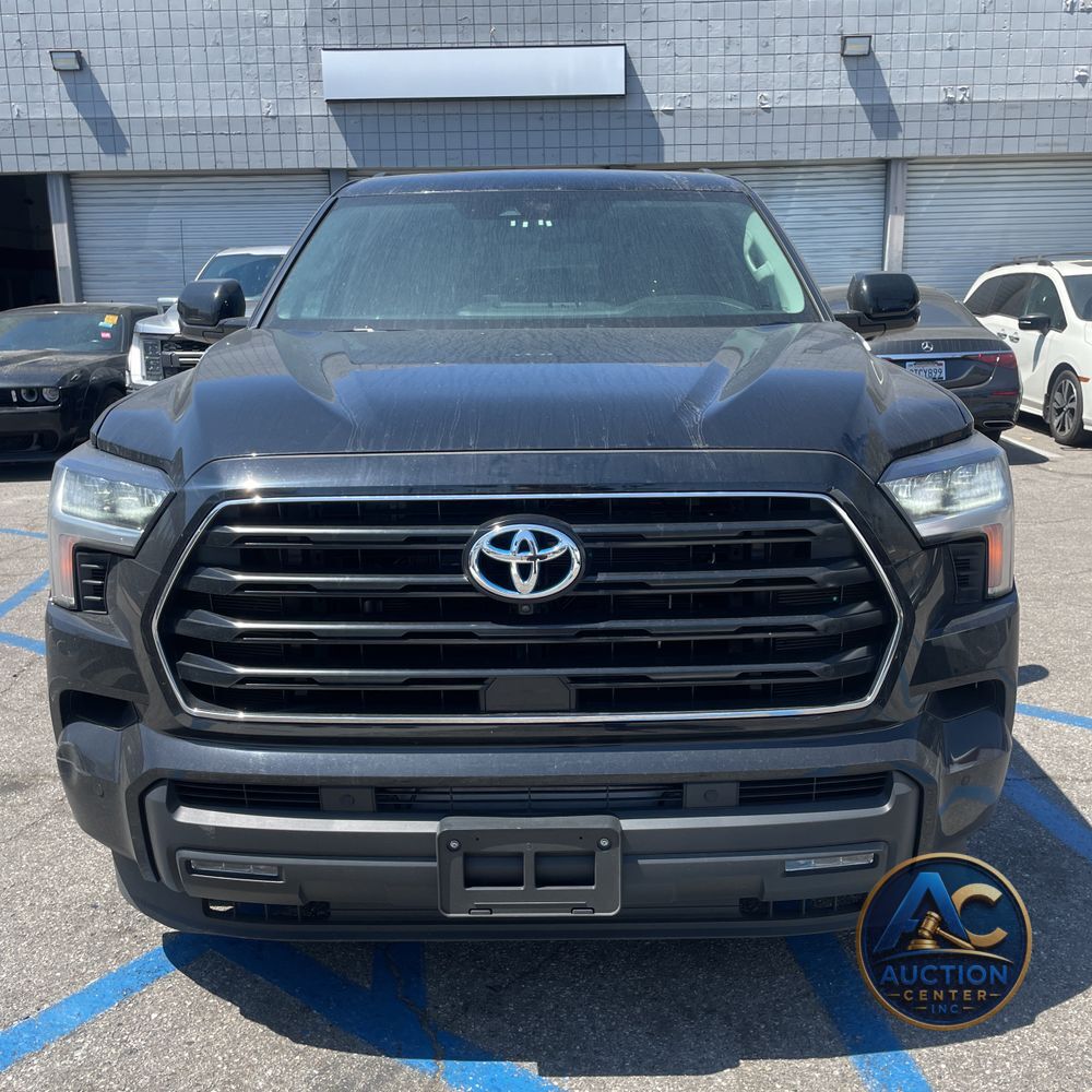 2024 Toyota Sequoia SR5