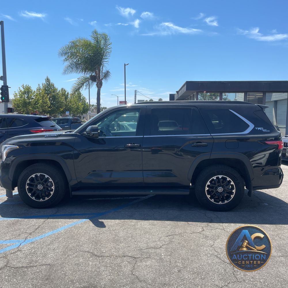 2024 Toyota Sequoia SR5