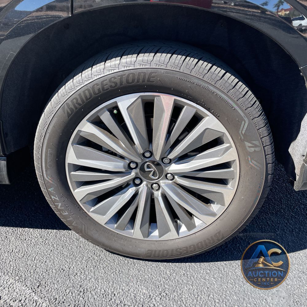 2025 INFINITI QX80 Luxe