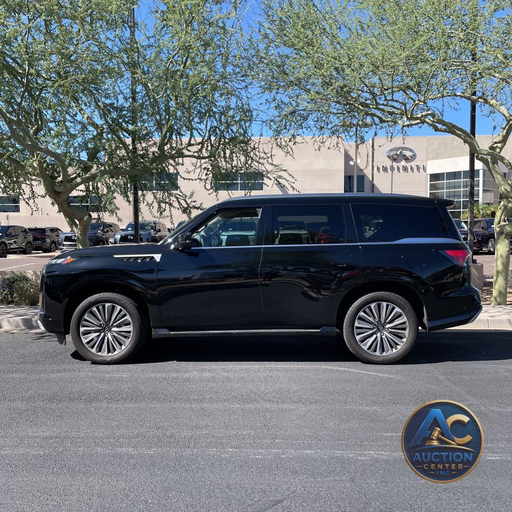 2025 INFINITI QX80 Luxe