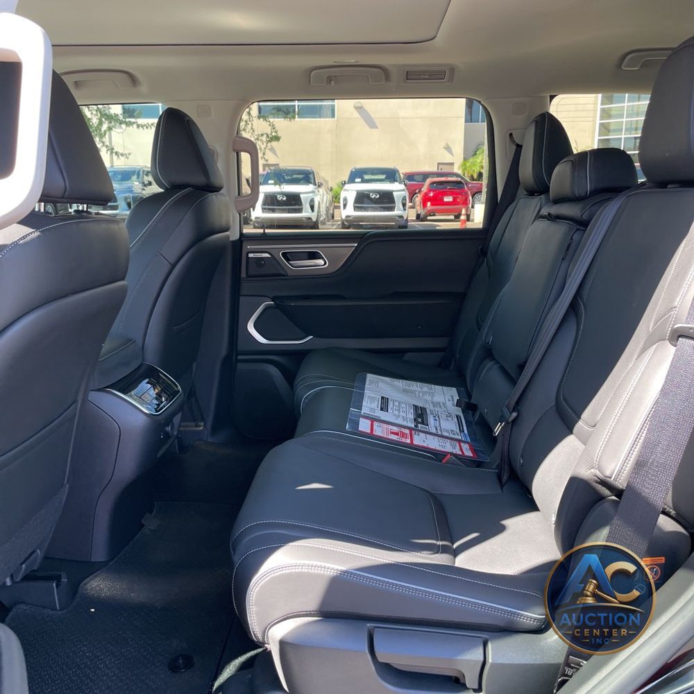 2025 INFINITI QX80 Luxe