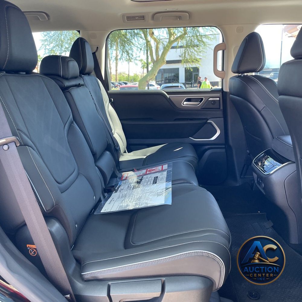 2025 INFINITI QX80 Luxe