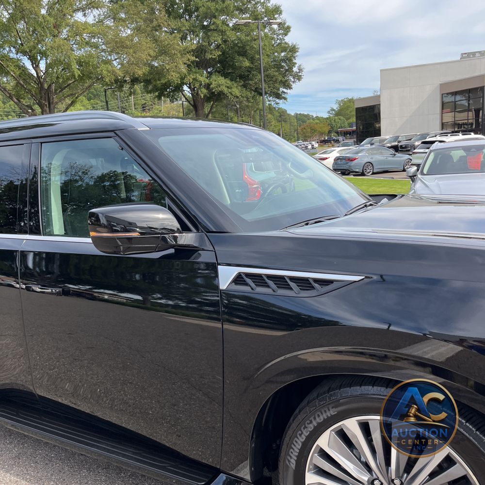 2025 INFINITI QX80 Luxe