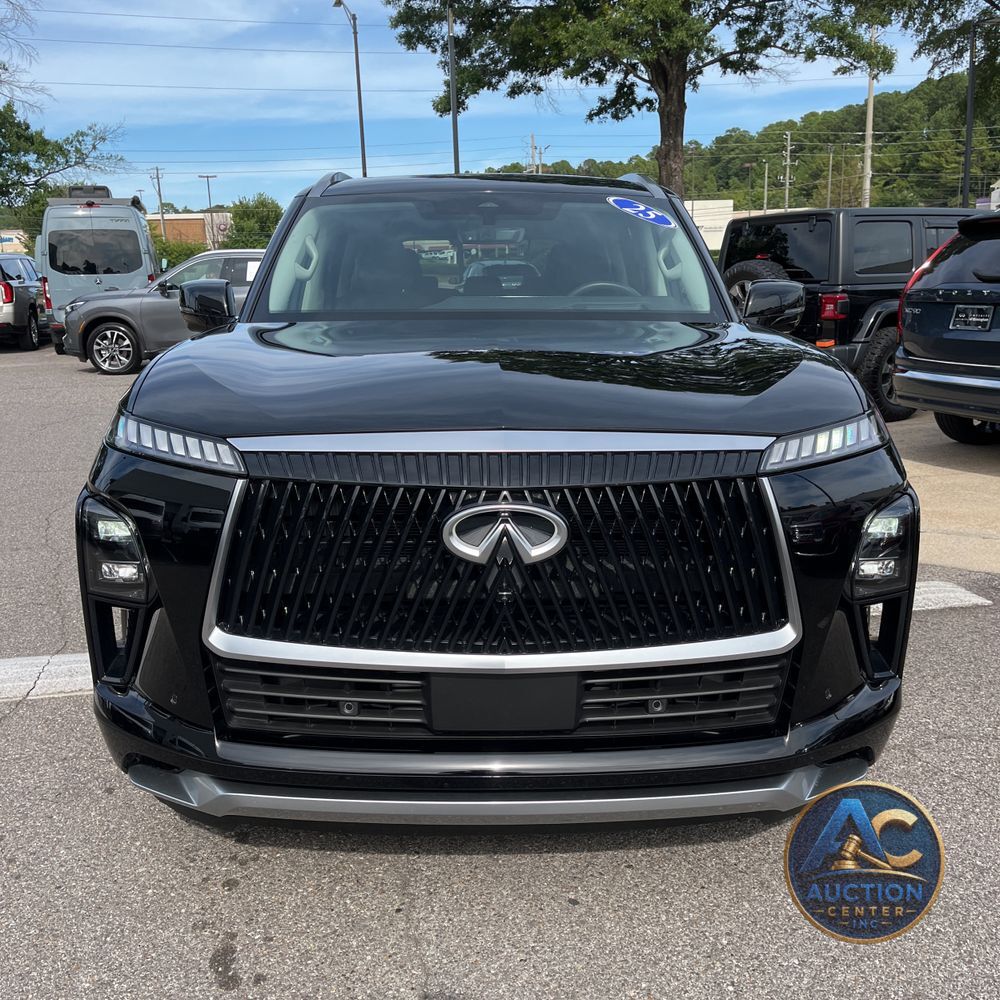 2025 INFINITI QX80 Luxe