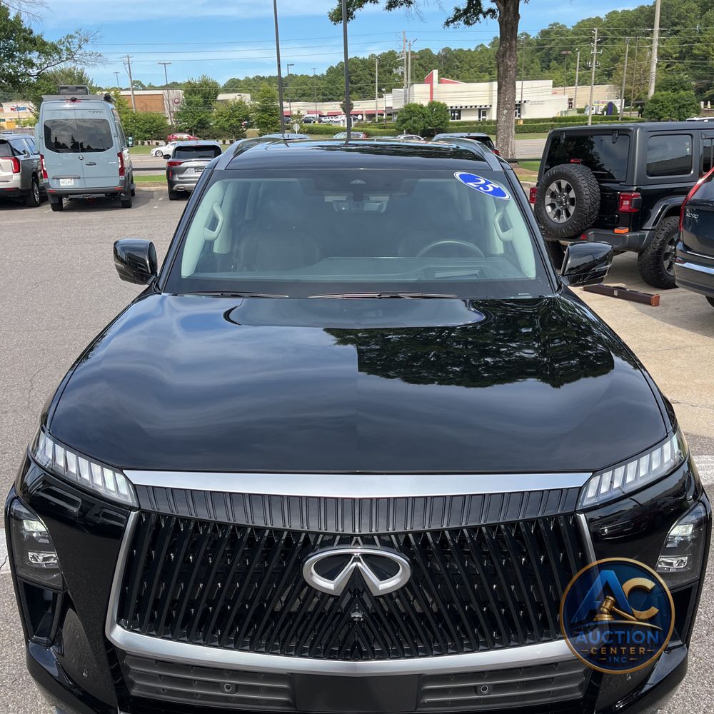 2025 INFINITI QX80 Luxe