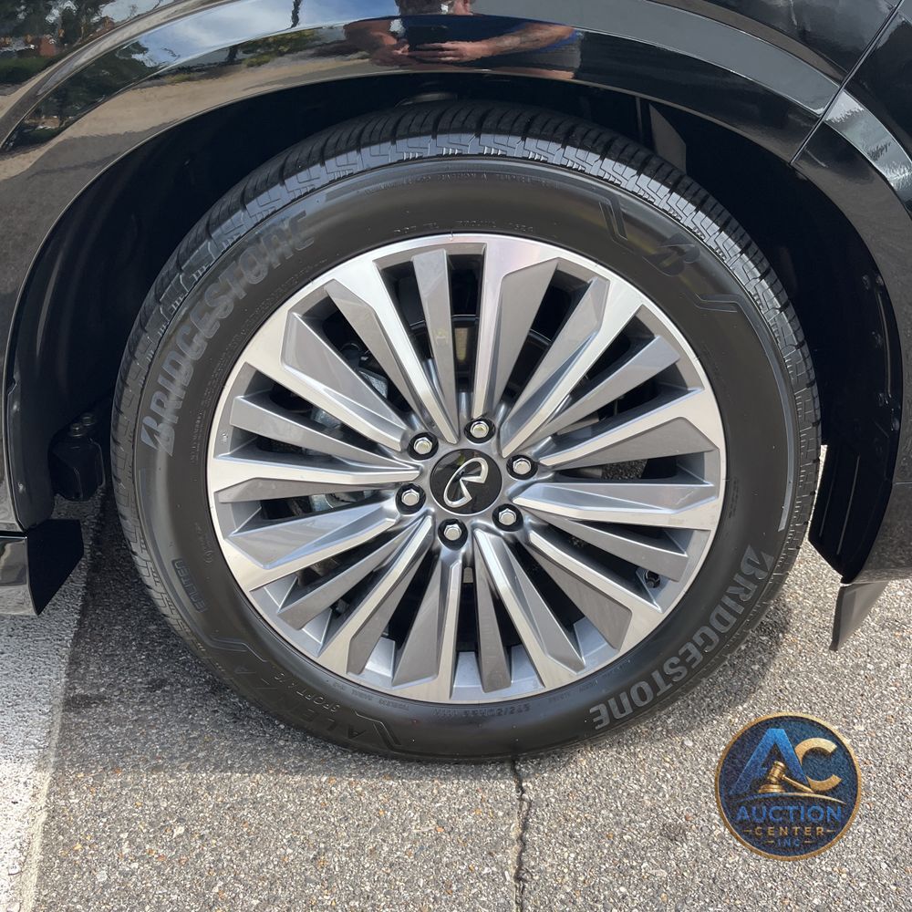 2025 INFINITI QX80 Luxe