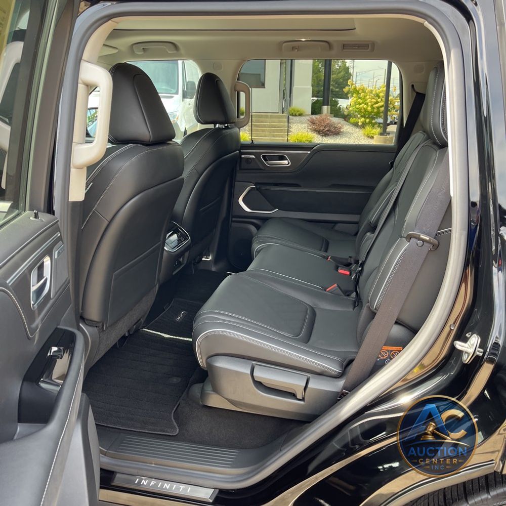 2025 INFINITI QX80 Luxe