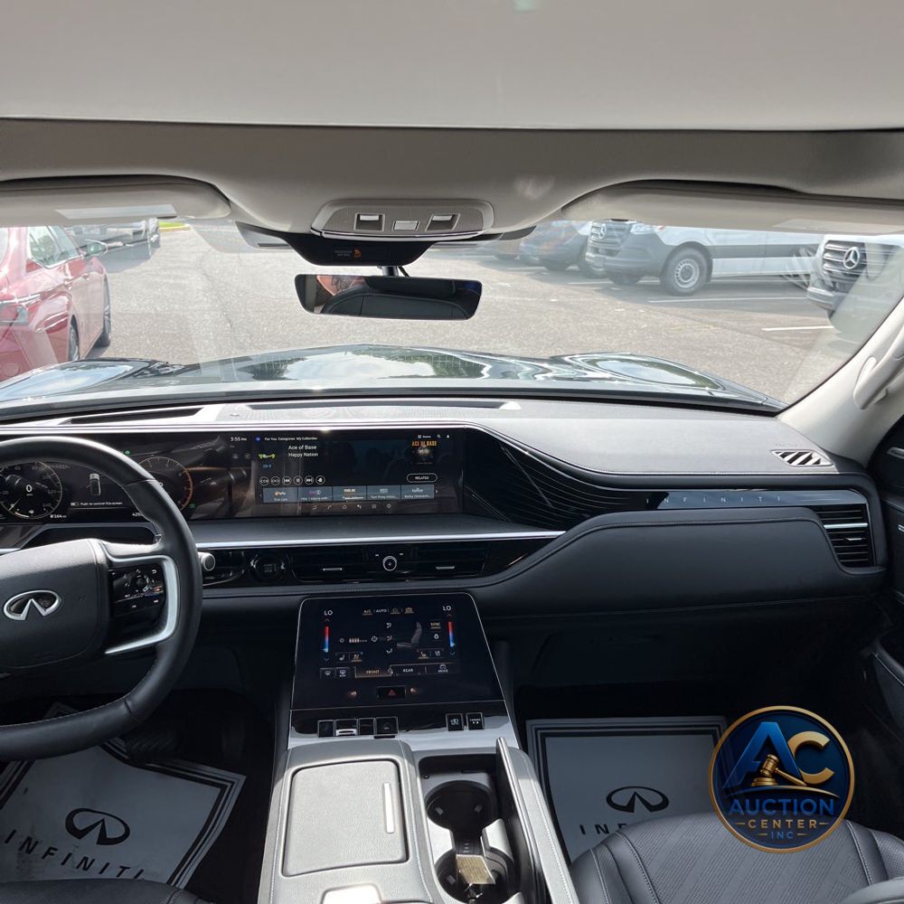 2025 INFINITI QX80 Luxe