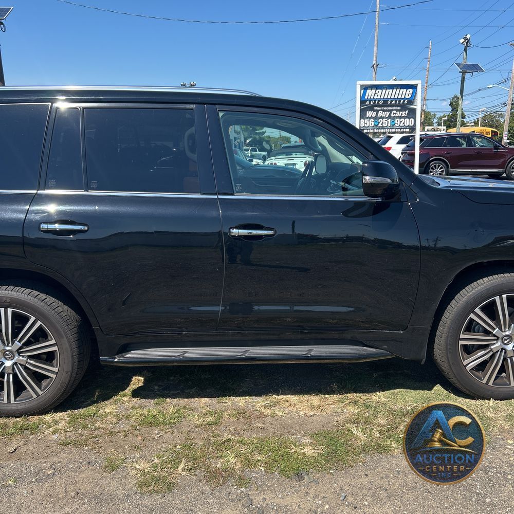 2021 Lexus LX 570 Three-Row