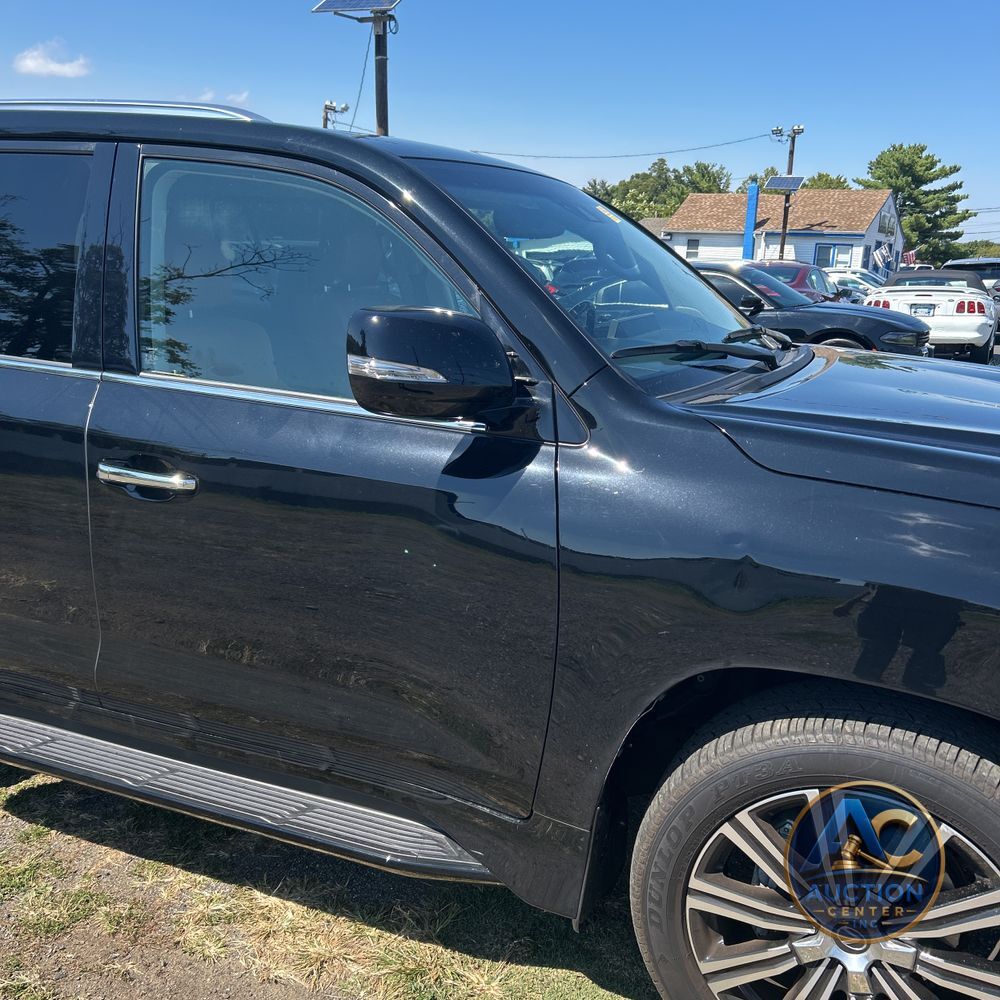 2021 Lexus LX 570 Three-Row