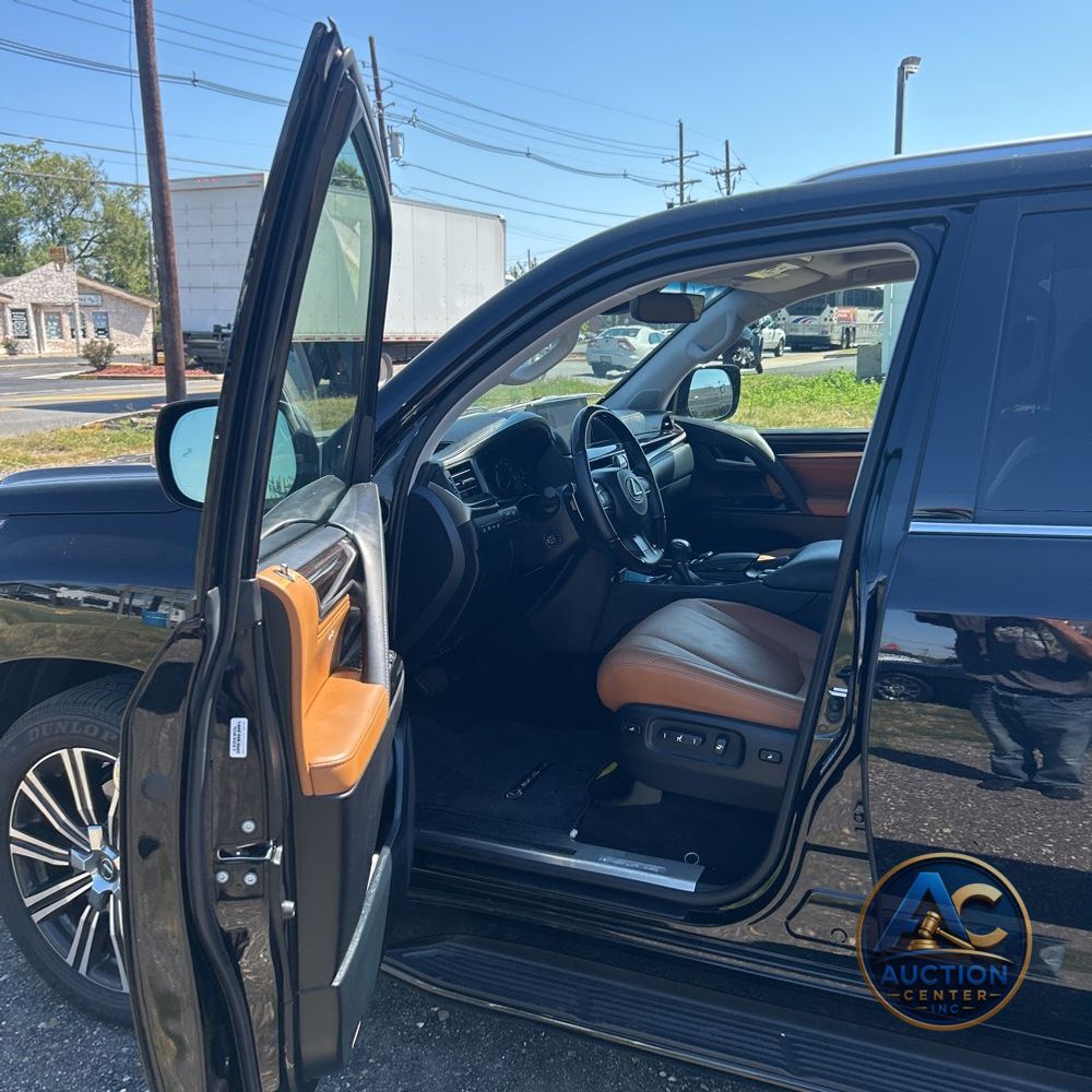 2021 Lexus LX 570 Three-Row