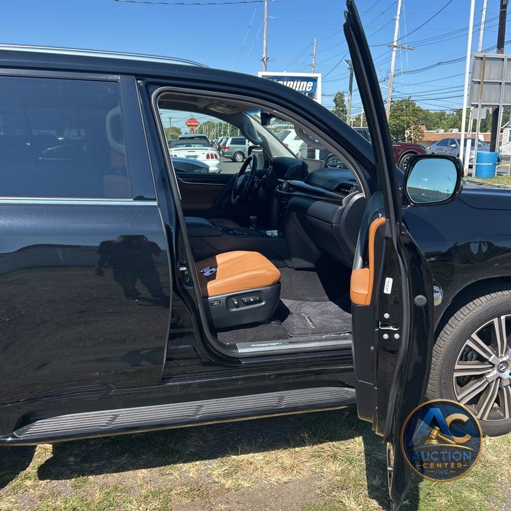 2021 Lexus LX 570 Three-Row