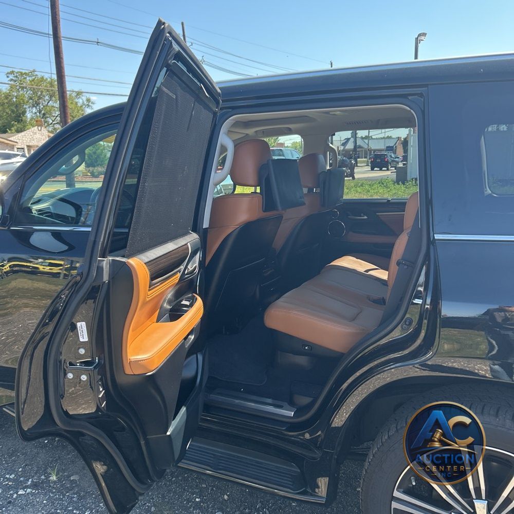 2021 Lexus LX 570 Three-Row