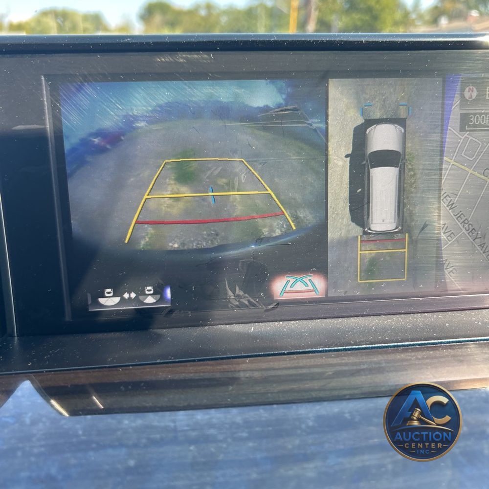 2021 Lexus LX 570 Three-Row