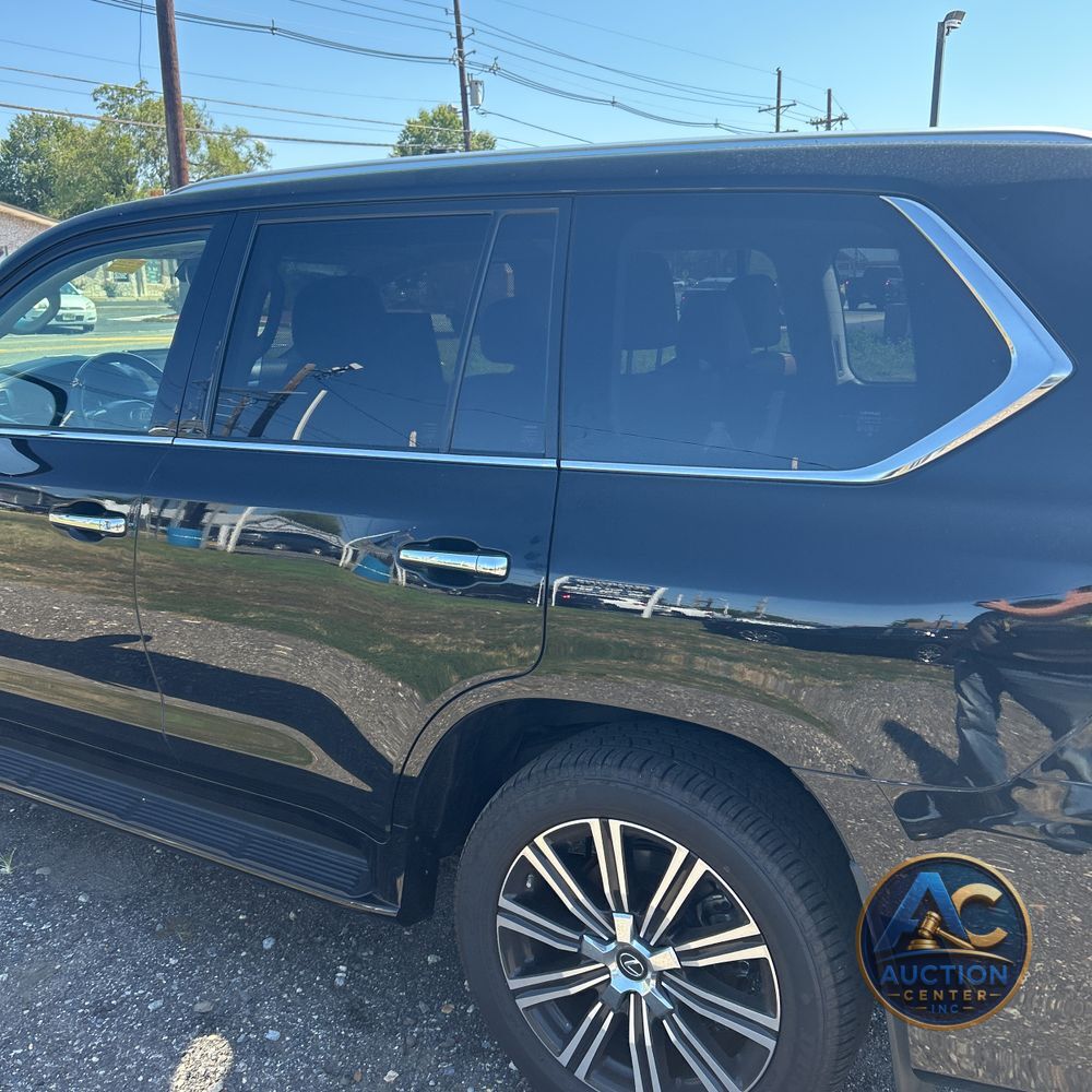 2021 Lexus LX 570 Three-Row