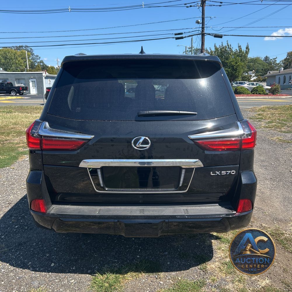 2021 Lexus LX 570 Three-Row