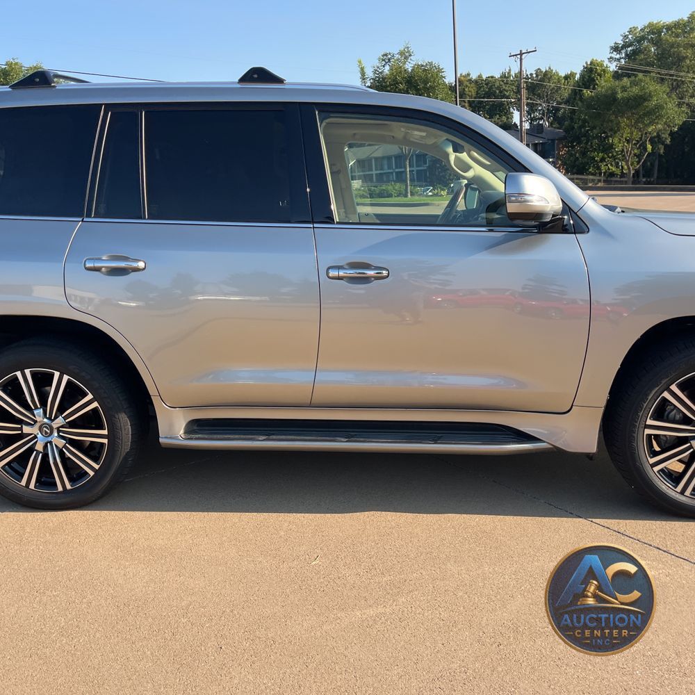 2020 Lexus LX 570 Three-Row
