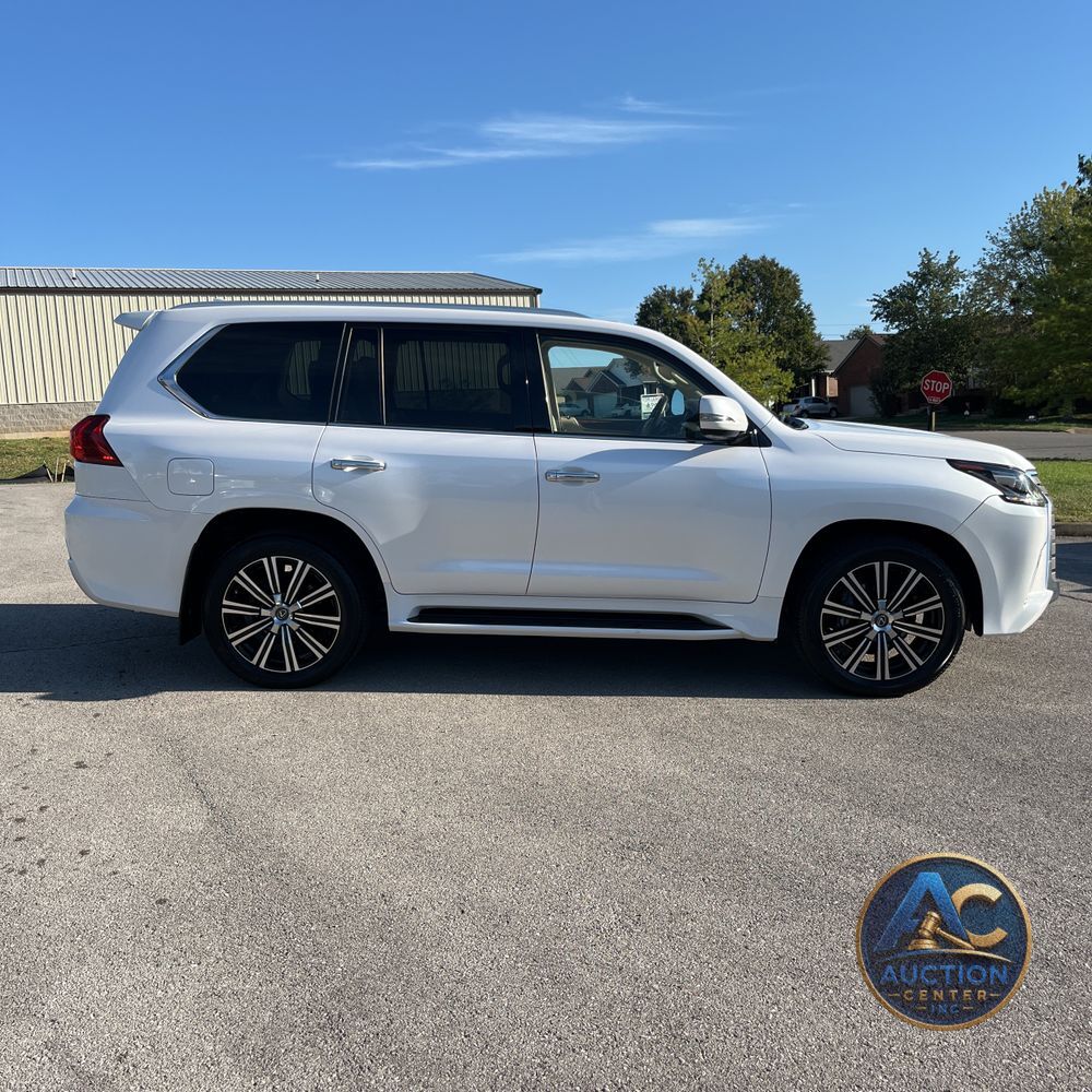 2021 Lexus LX 570 Three-Row