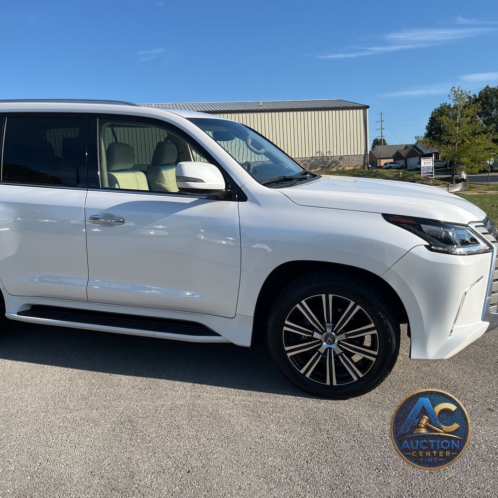 2021 Lexus LX 570 Three-Row