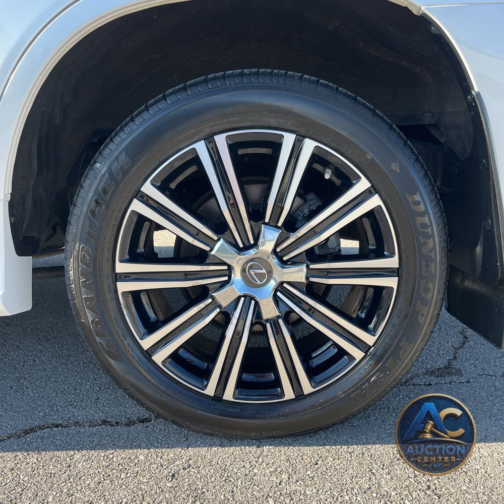 2021 Lexus LX 570 Three-Row