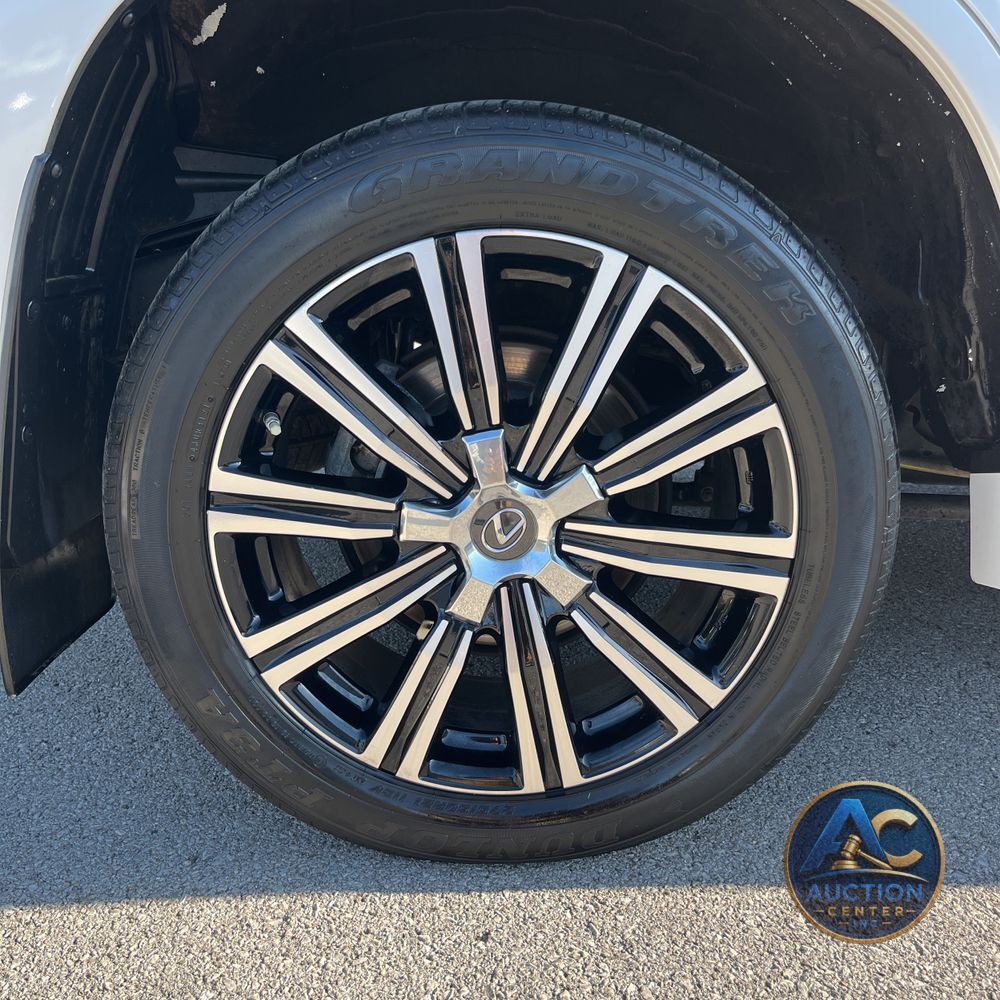 2021 Lexus LX 570 Three-Row