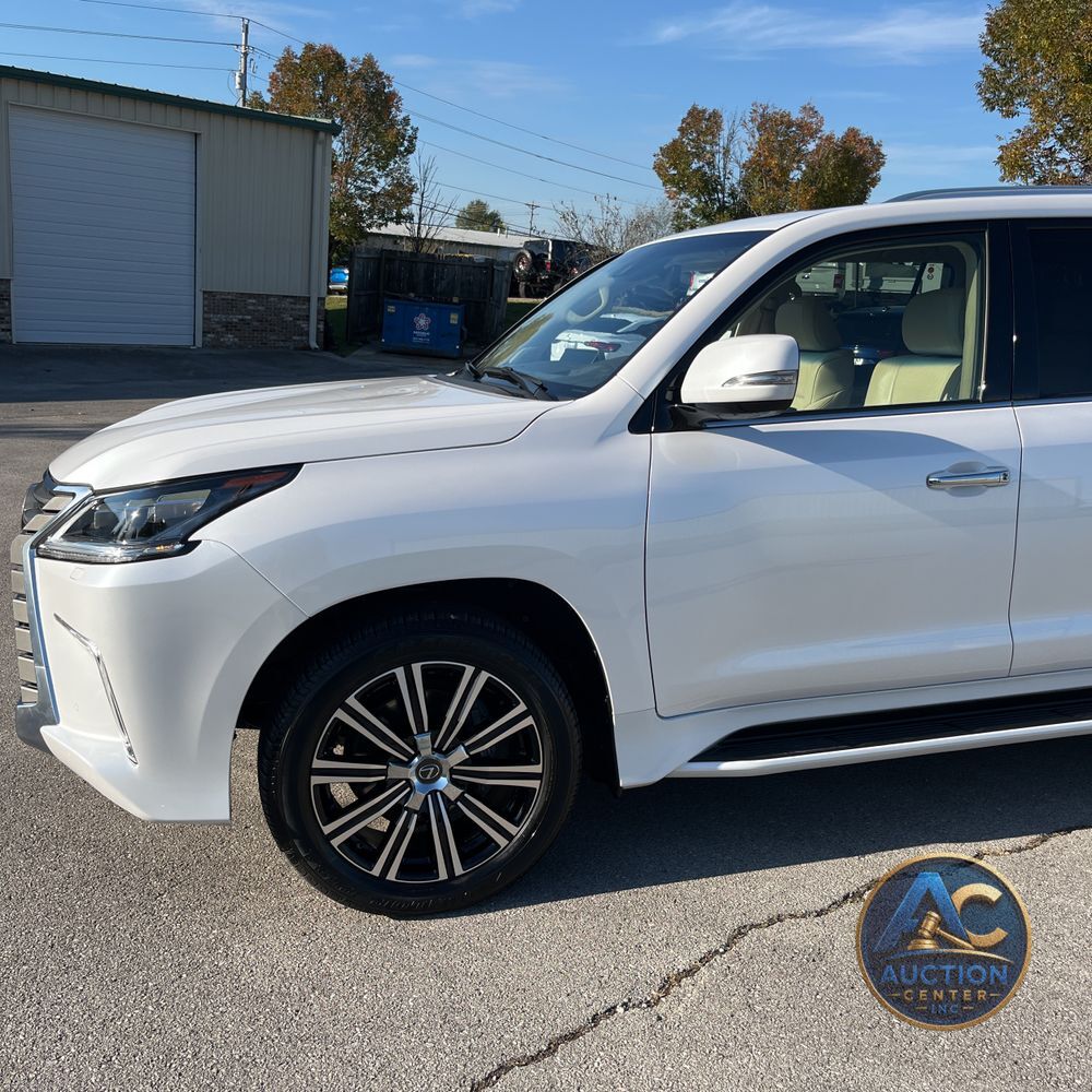 2021 Lexus LX 570 Three-Row