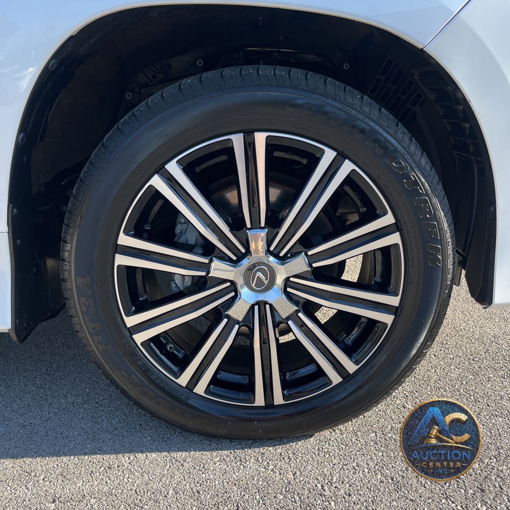 2021 Lexus LX 570 Three-Row