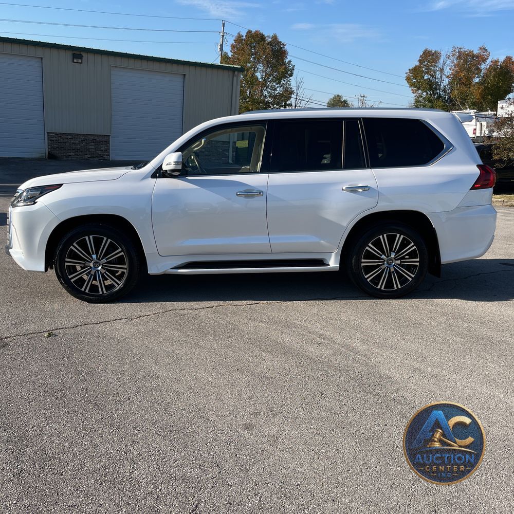 2021 Lexus LX 570 Three-Row