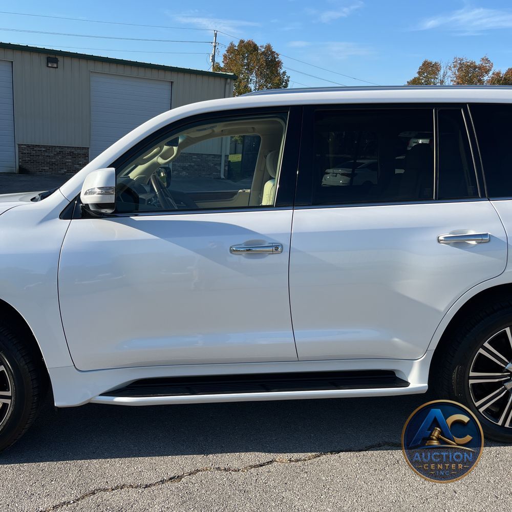 2021 Lexus LX 570 Three-Row