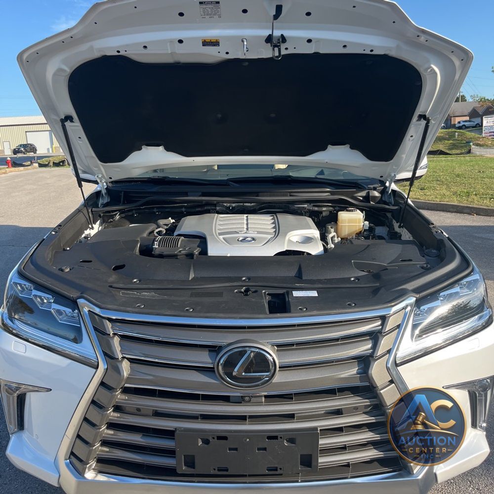 2021 Lexus LX 570 Three-Row