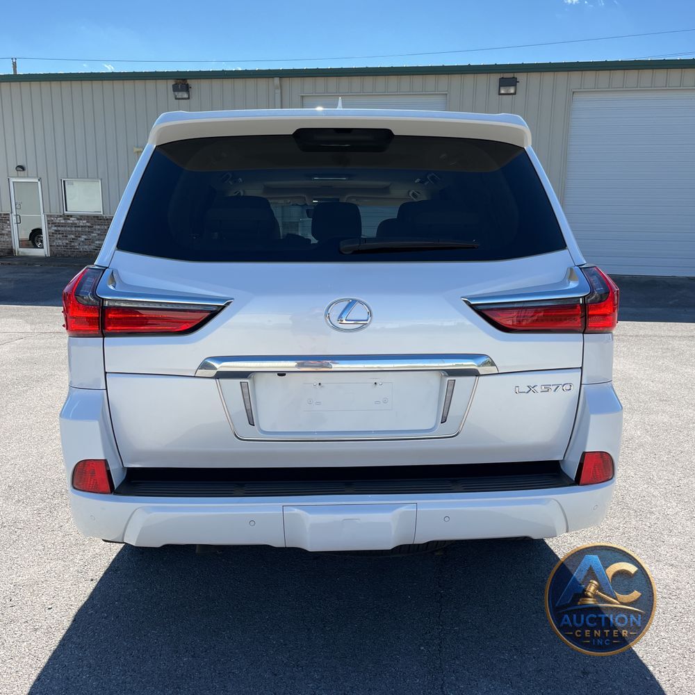 2021 Lexus LX 570 Three-Row