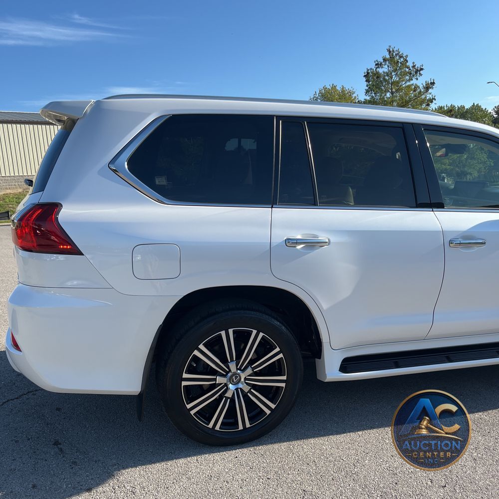 2021 Lexus LX 570 Three-Row