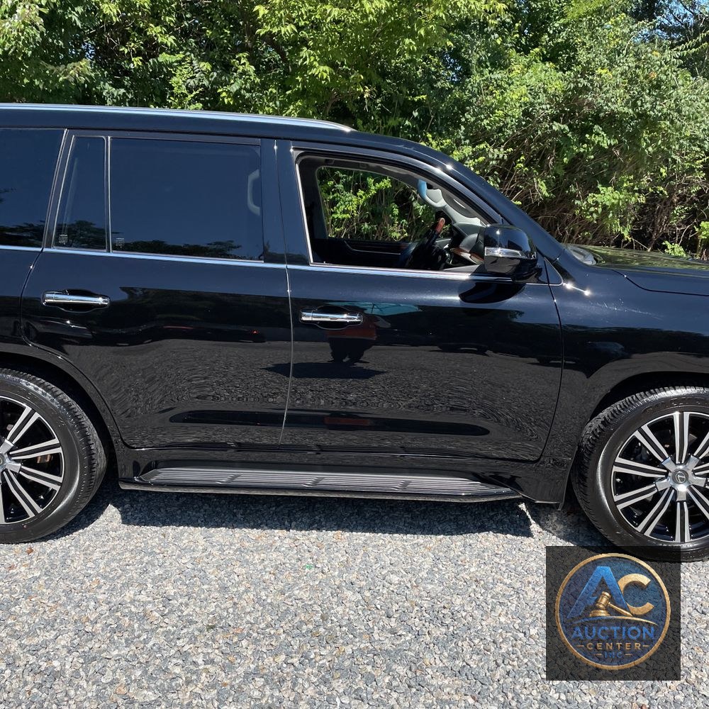 2021 Lexus LX 570 Three-Row