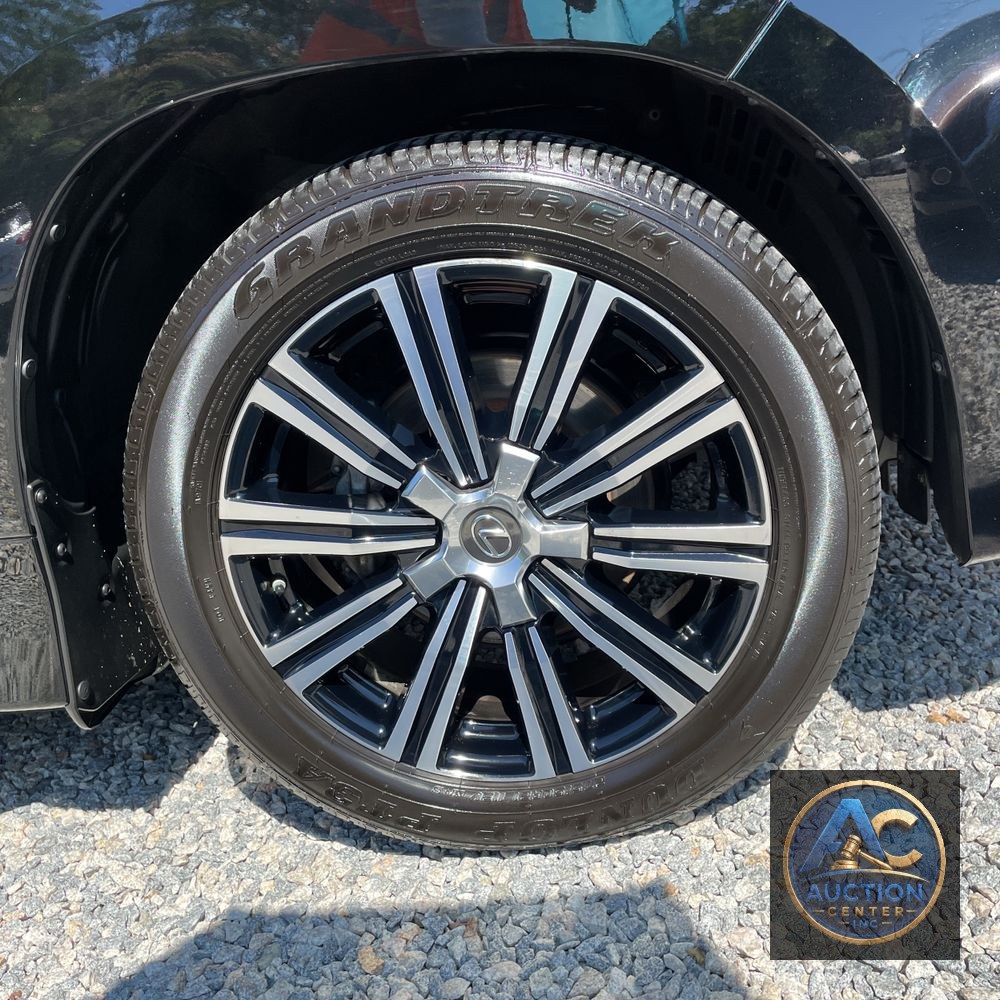 2021 Lexus LX 570 Three-Row
