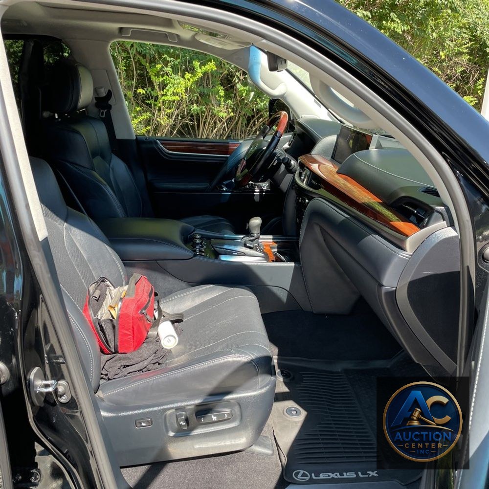 2021 Lexus LX 570 Three-Row