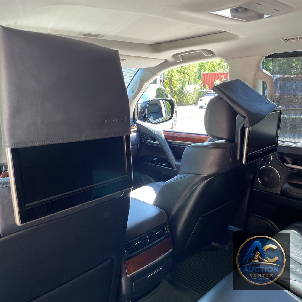 2021 Lexus LX 570 Three-Row