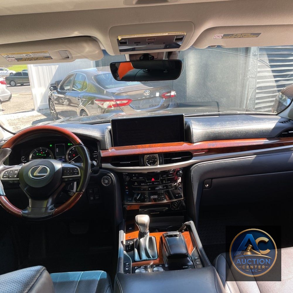 2021 Lexus LX 570 Three-Row