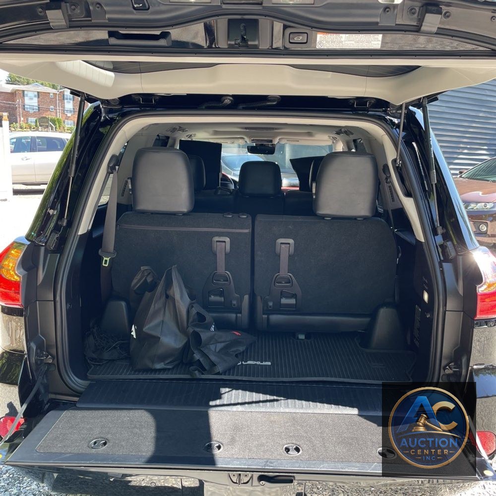 2021 Lexus LX 570 Three-Row