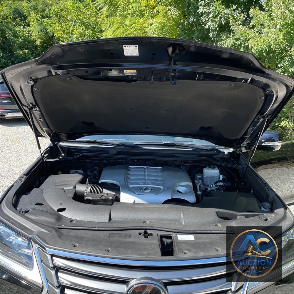 2021 Lexus LX 570 Three-Row