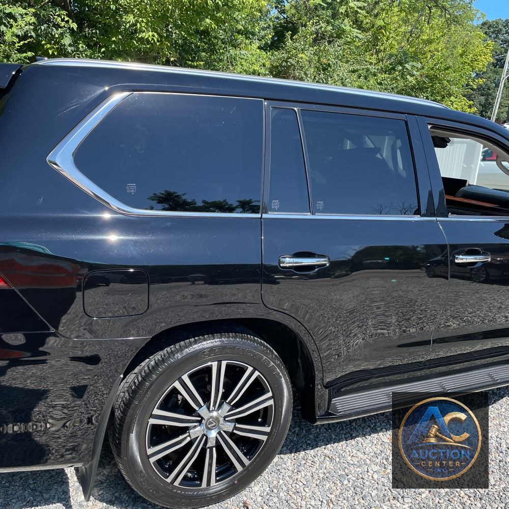 2021 Lexus LX 570 Three-Row