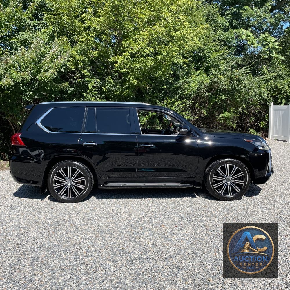 2021 Lexus LX 570 Three-Row