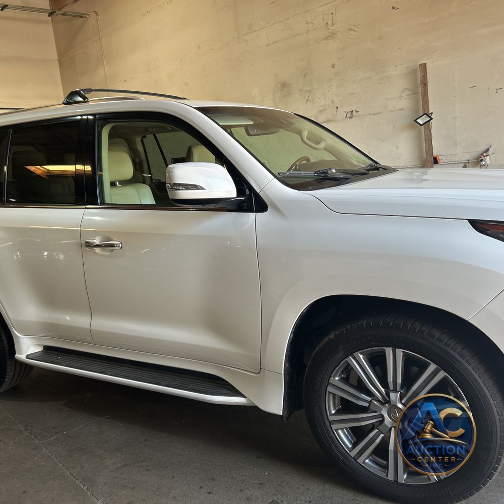 2017 Lexus LX 570 Base