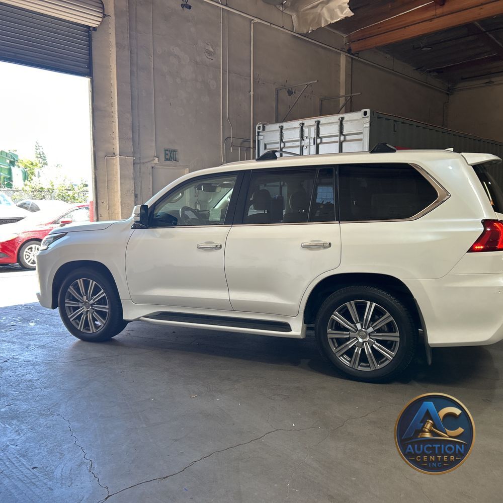 2017 Lexus LX 570 Base