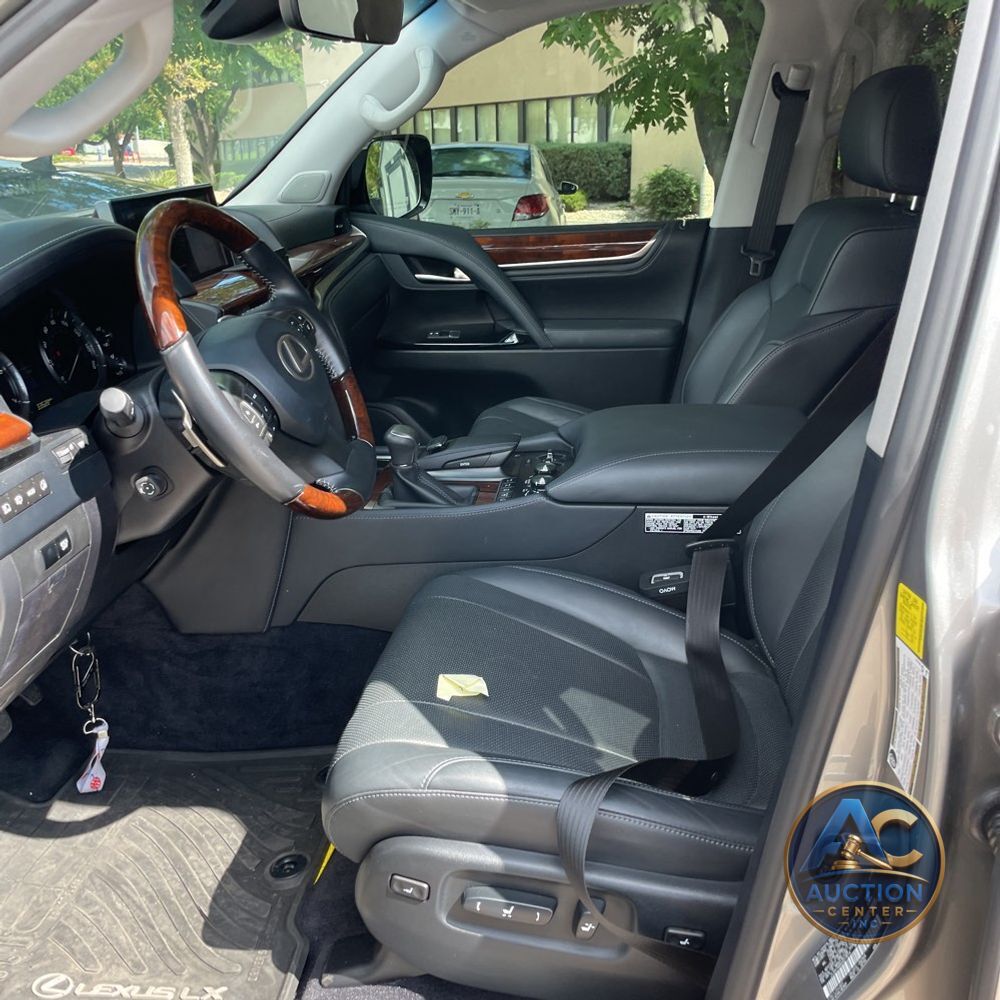 2016 Lexus LX 570 Base
