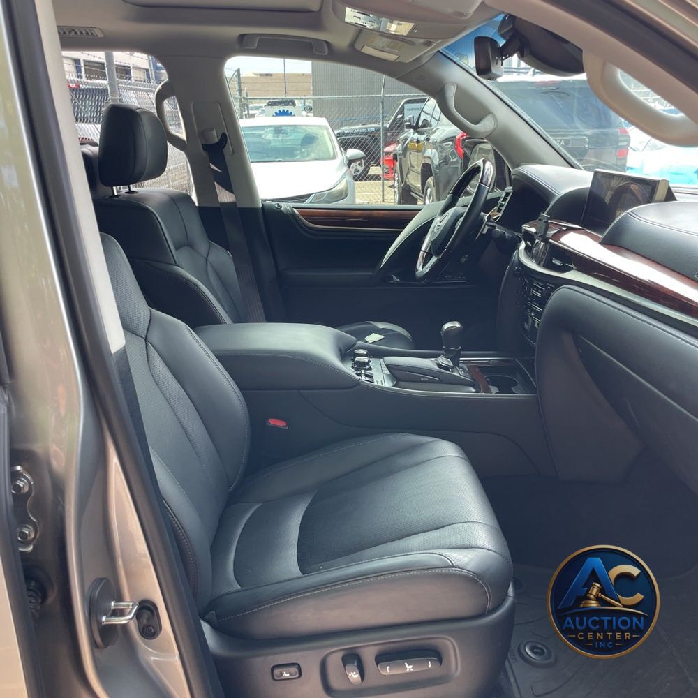 2016 Lexus LX 570 Base